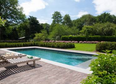 Neu bei uns: Hochwertige Vinylester Pools